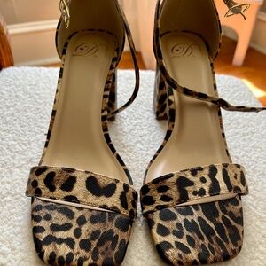 Leopard open toe blocked heel